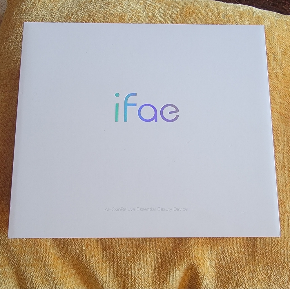 iFae LED Face Light Beauty Device